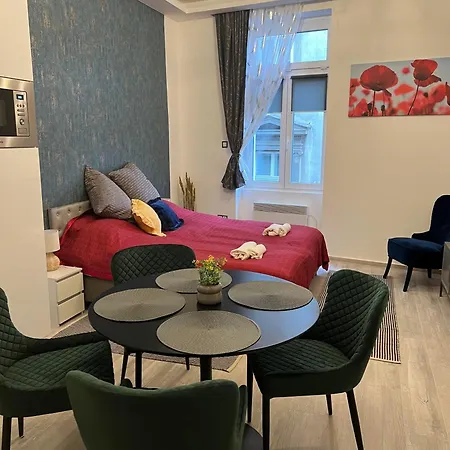 Center In The Famous Hajos Street Apartment *